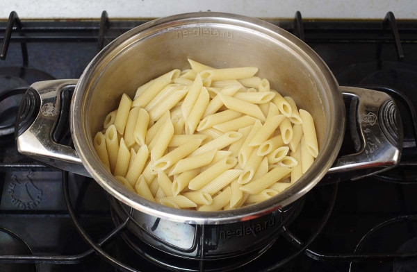 Паста с колбасками