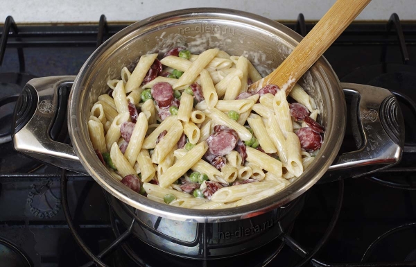 Паста с колбасками