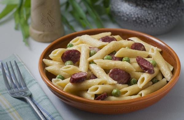 Паста с колбасками