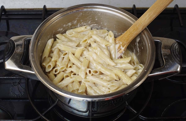 Паста с колбасками