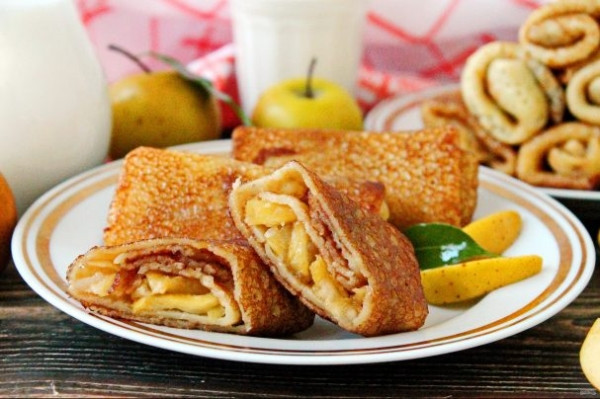 Блины с яблоками