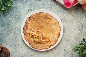 Блины с яблоками