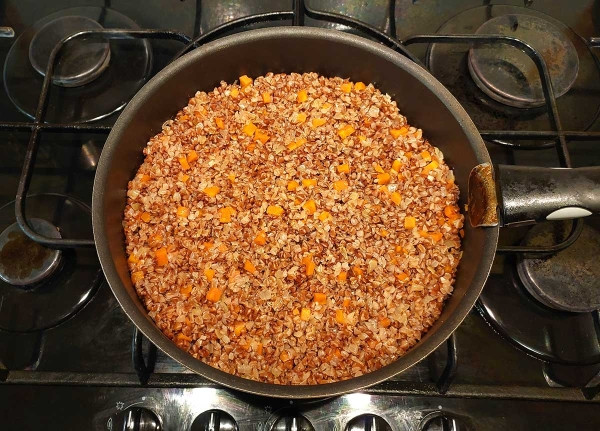 Гречка с луком и морковью
