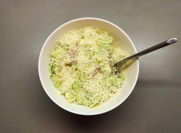 Салат с беконом и сухариками Салат с беконом и сухариками