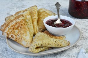 Дрожжевые блины на манке Дрожжевые блины на манке