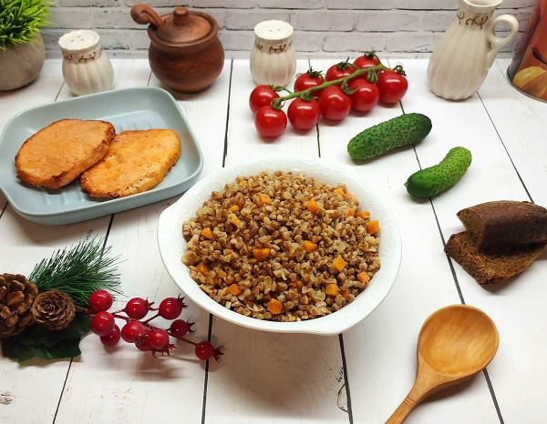 Гречка с луком и морковью