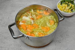 Куриный овощной суп