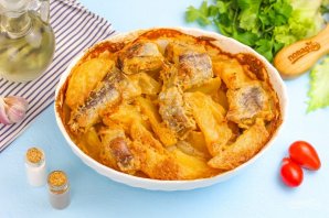 Минтай в духовке с картофелем