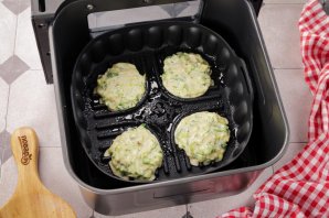 Оладьи из кабачков в аэрогриле