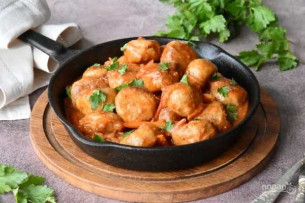 Рыбные "Польпетте" в соусе с овощами Рыбные "Польпетте" в соусе с овощами