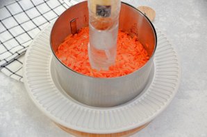 Салат "Гранатовый браслет" с сыром Салат "Гранатовый браслет" с сыром