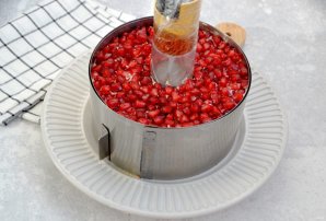 Салат "Гранатовый браслет" с сыром Салат "Гранатовый браслет" с сыром