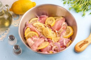 Шашлык из свинины с лимоном