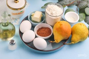 Шоколадный пирог с грушами