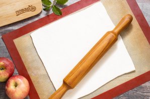 Слоеный пирог с яблоками