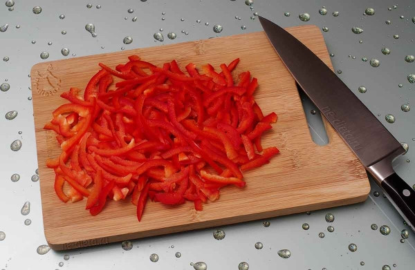 Курица по-восточному с кешью Курица по-восточному с кешью