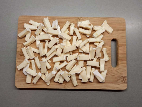 Пирог с ветчиной и сыром бри