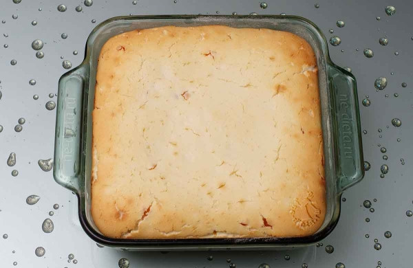 Творожная запеканка с курагой и белым шоколадом Творожная запеканка с курагой и белым шоколадом