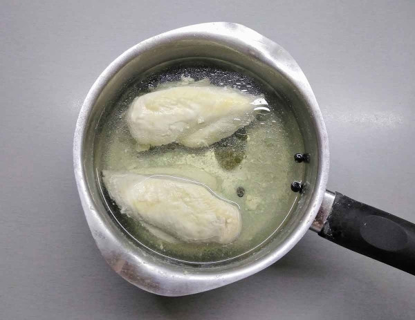 Закусочные шарики из курицы и грибов