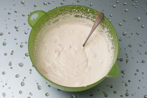 Творожная запеканка с курагой и белым шоколадом Творожная запеканка с курагой и белым шоколадом