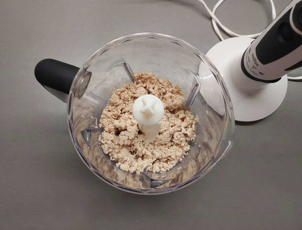 Закусочные шарики из курицы и грибов