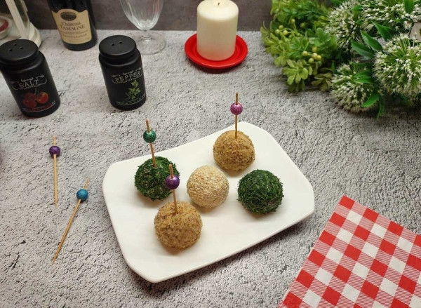 Закусочные шарики из курицы и грибов