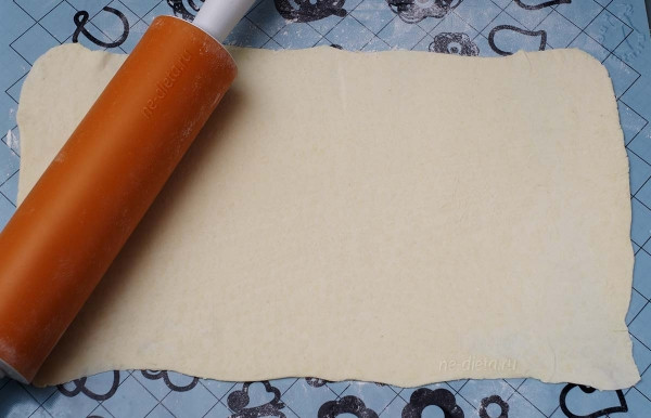 Слоеные пирожки с мясом