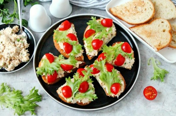 Бутерброды с горбушей консервированной Бутерброды с горбушей консервированной