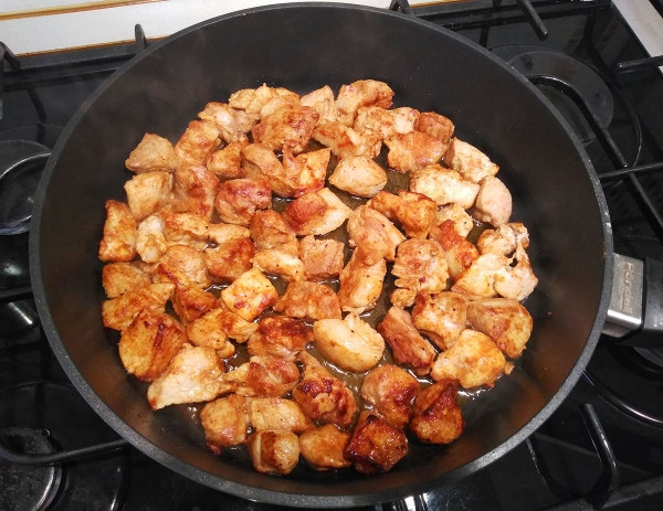 Свинина в томатно-сметанном соусе Свинина в томатно-сметанном соусе