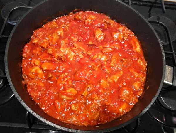 Свинина в томатно-сметанном соусе Свинина в томатно-сметанном соусе