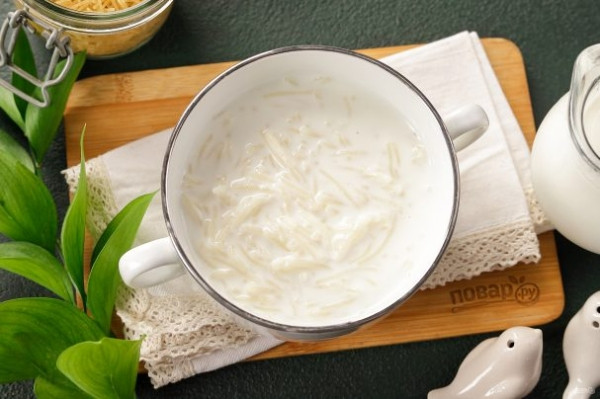 Молочный суп с вермишелью Молочный суп с вермишелью