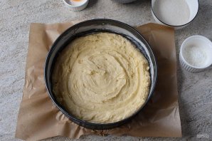 Открытый пирог с брусникой