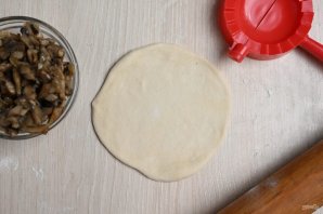 Постные вареники с грибами Постные вареники с грибами