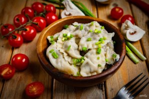 Постные вареники с грибами Постные вареники с грибами