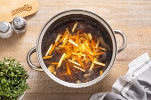 Постный грибной суп из сушеных грибов