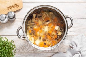 Постный грибной суп из замороженных грибов