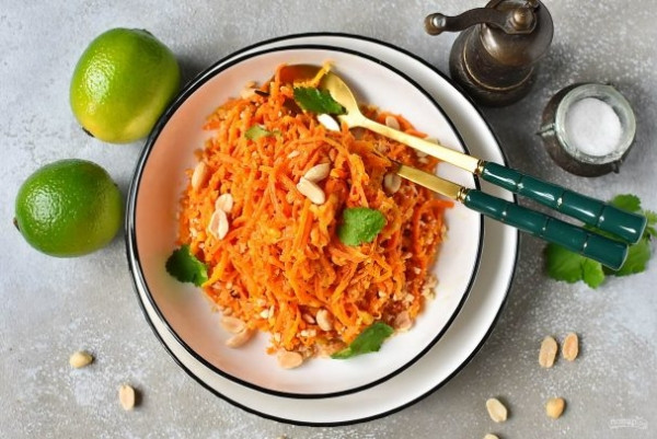 Постный салат из моркови