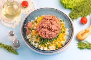 Салат из консервов