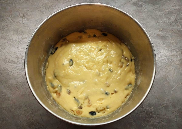 Пасхальные куличи с изюмом