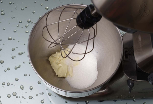 Шоколадные кексы с черносливом