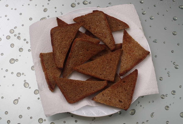 Бутерброды со шпротами и свежим огурцом Бутерброды со шпротами и свежим огурцом