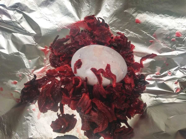 Как покрасить яйца чаем каркаде Как покрасить яйца чаем каркаде