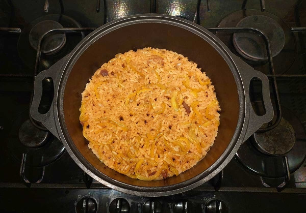 Плов с говядиной и финиками