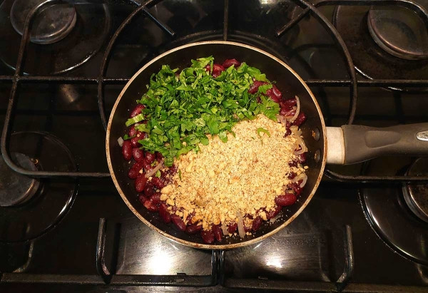 Лобио из консервированной фасоли Лобио из консервированной фасоли