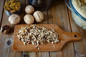 Кулич с орехами