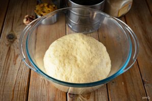 Кулич с орехами