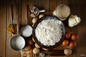 Кулич с орехами