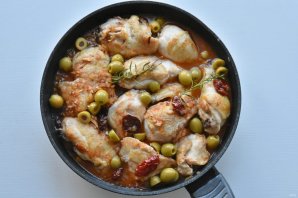 Курица по-средиземноморски с оливками
