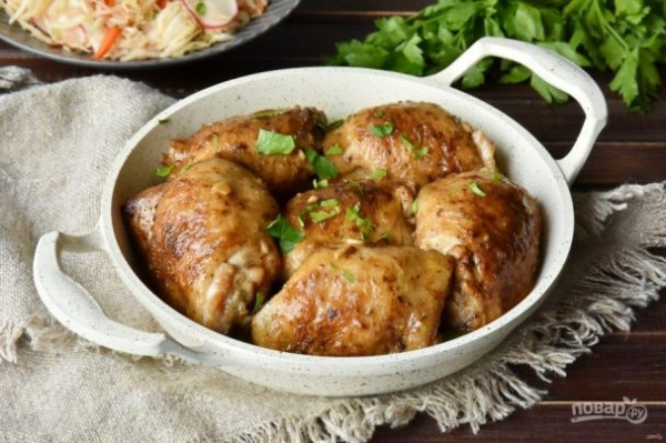 Куриные бедра в соусе