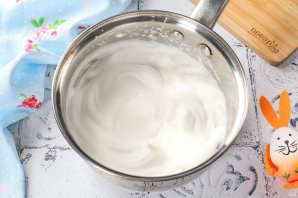 Помазка на куличи из белков Помазка на куличи из белков